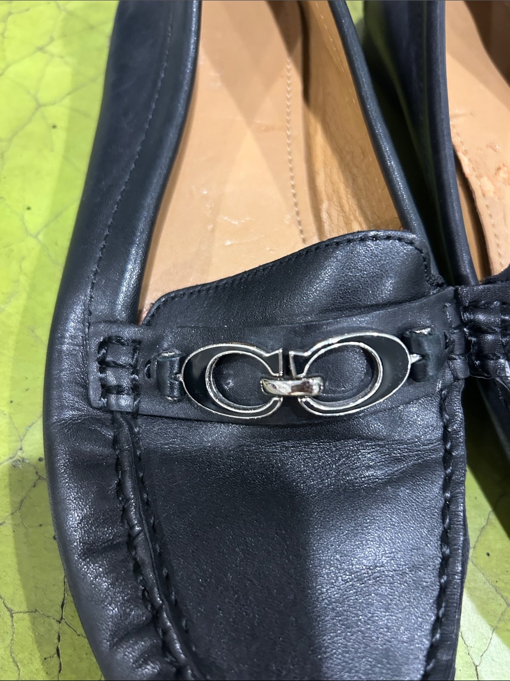 Coach - 8.5B Black Leather Women's Moccasin Loafers with Silver Bit Detail - Picture 2 of 4